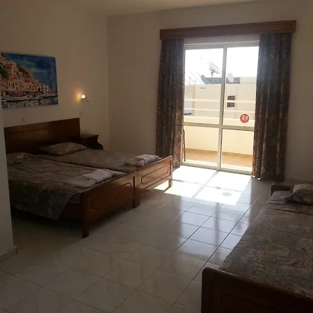 Mike's House Hotel 2*